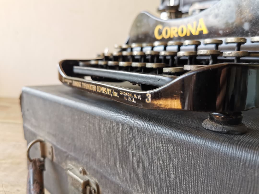 アンティーク　CORONA　ケースつきタイプライター