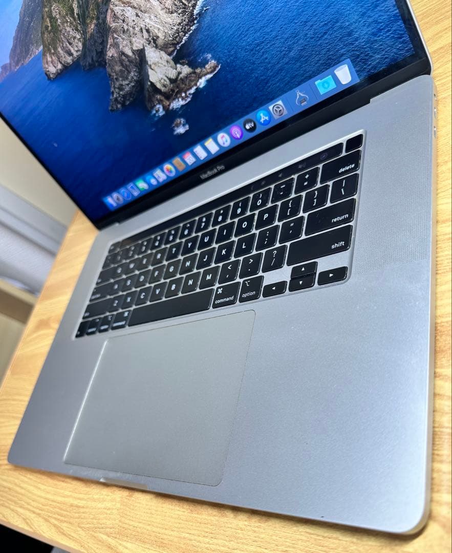 Macbook Pro 2019 16inch メモリ32Gb, Core i7