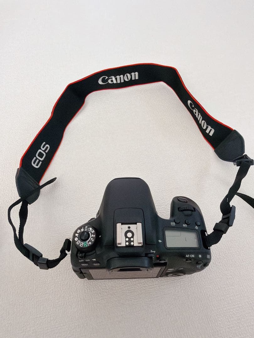 【美品】CANON EOS 9000D 一眼レフカメラ