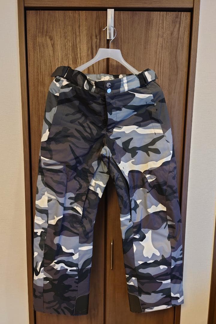 スキーウェアジャケットとパンツセット