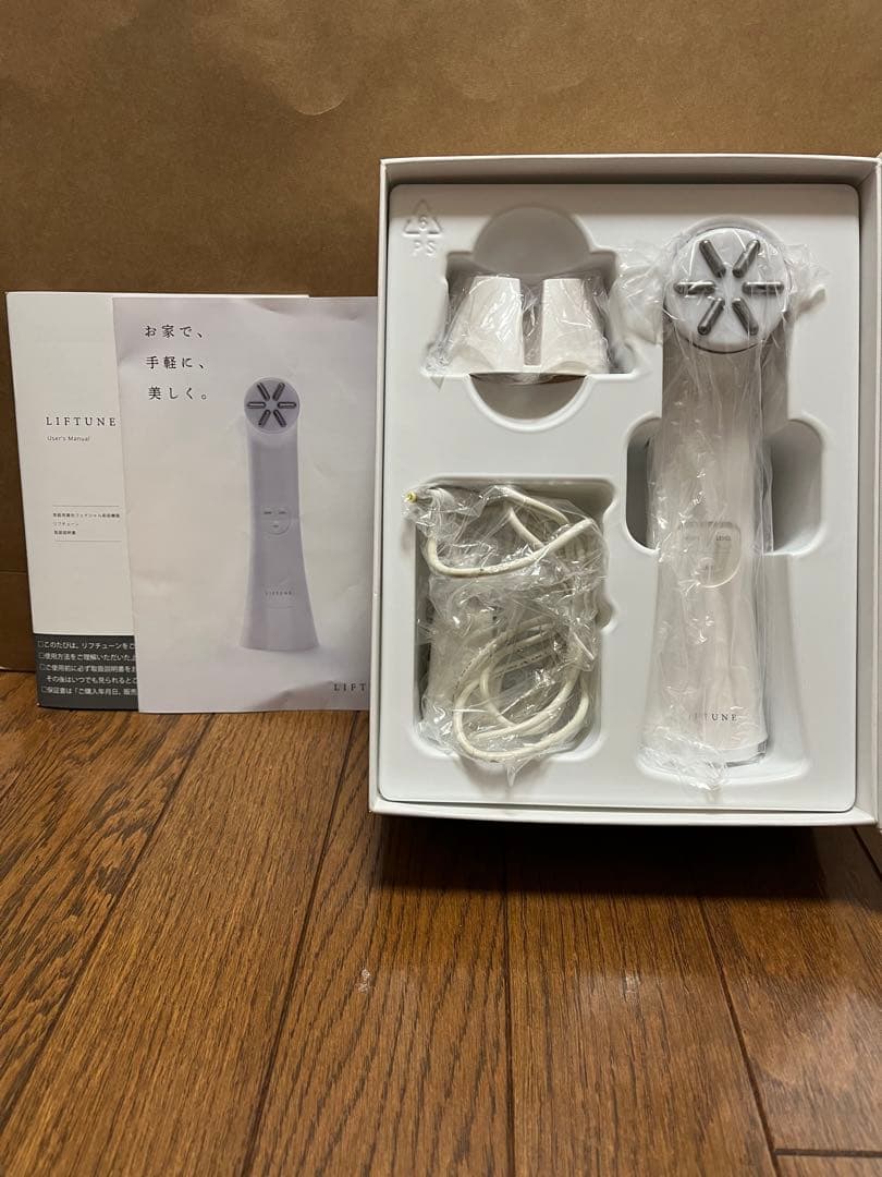 LIFTUNE 美顔器 ホワイト