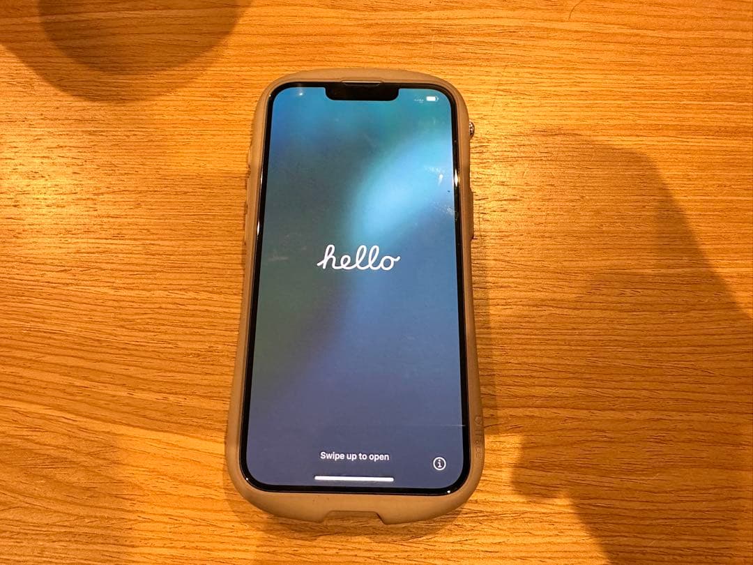 【美品】Apple iPhone 16e ホワイト simフリー