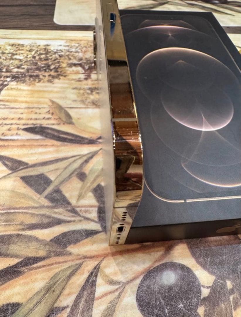 iPhone 12 Pro Max ゴールド256GB SIMフリー