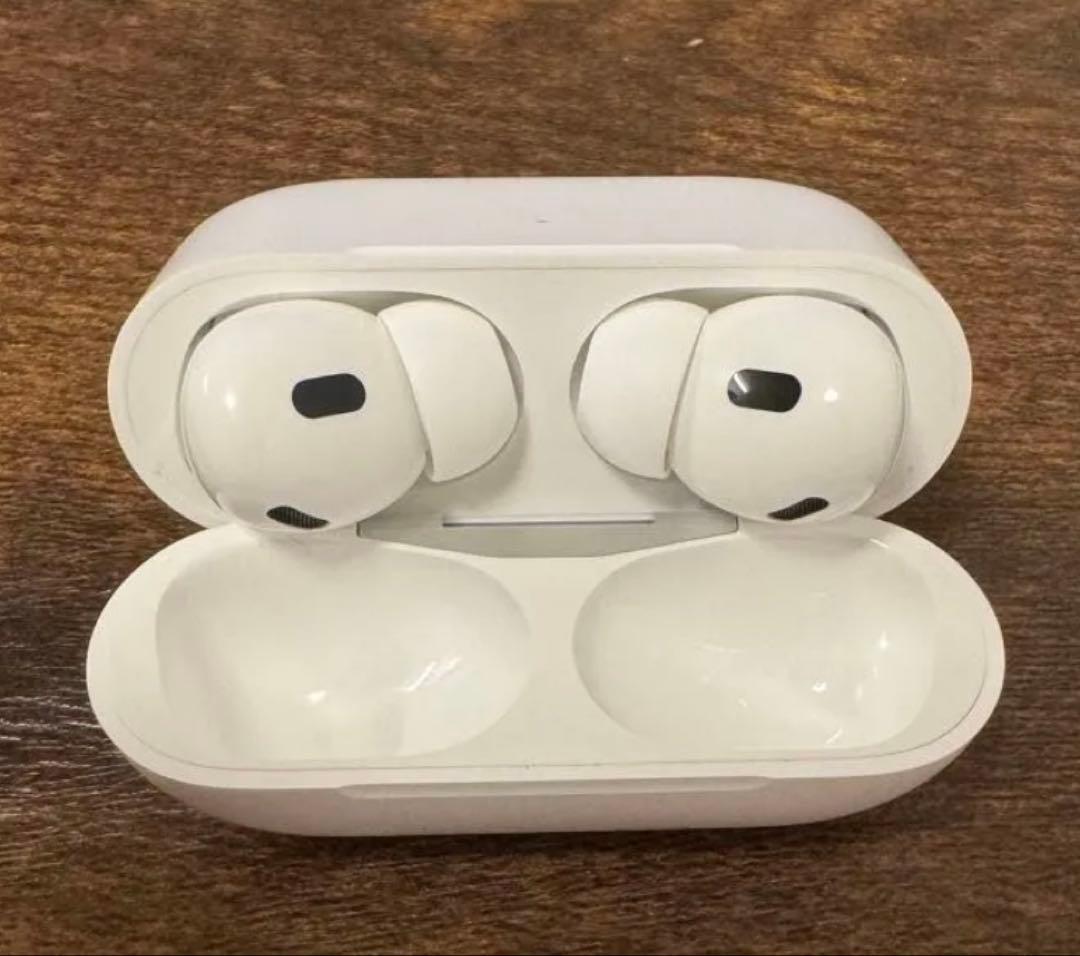 美品　Apple AirPods Pro 第2世代（Lightning）純正品