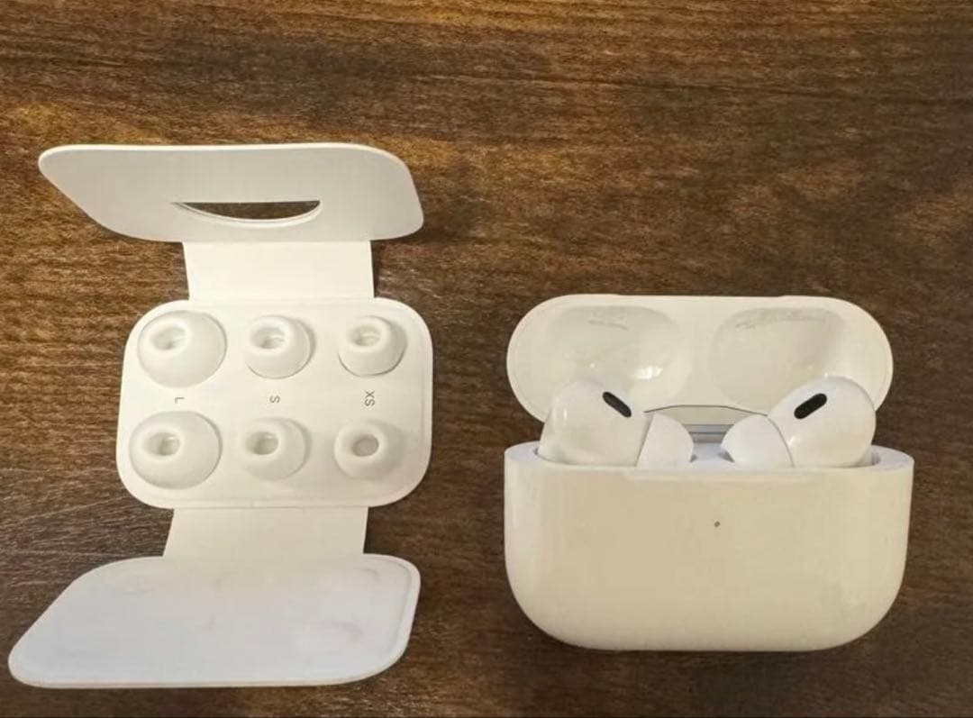 美品　Apple AirPods Pro 第2世代（Lightning）純正品