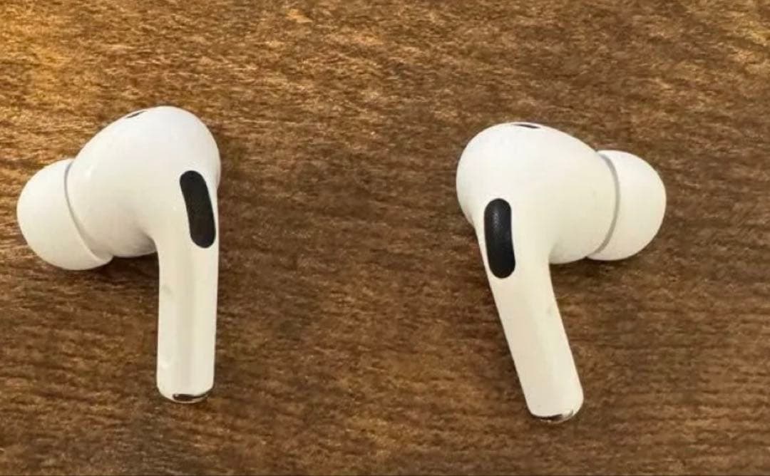 美品　Apple AirPods Pro 第2世代（Lightning）純正品
