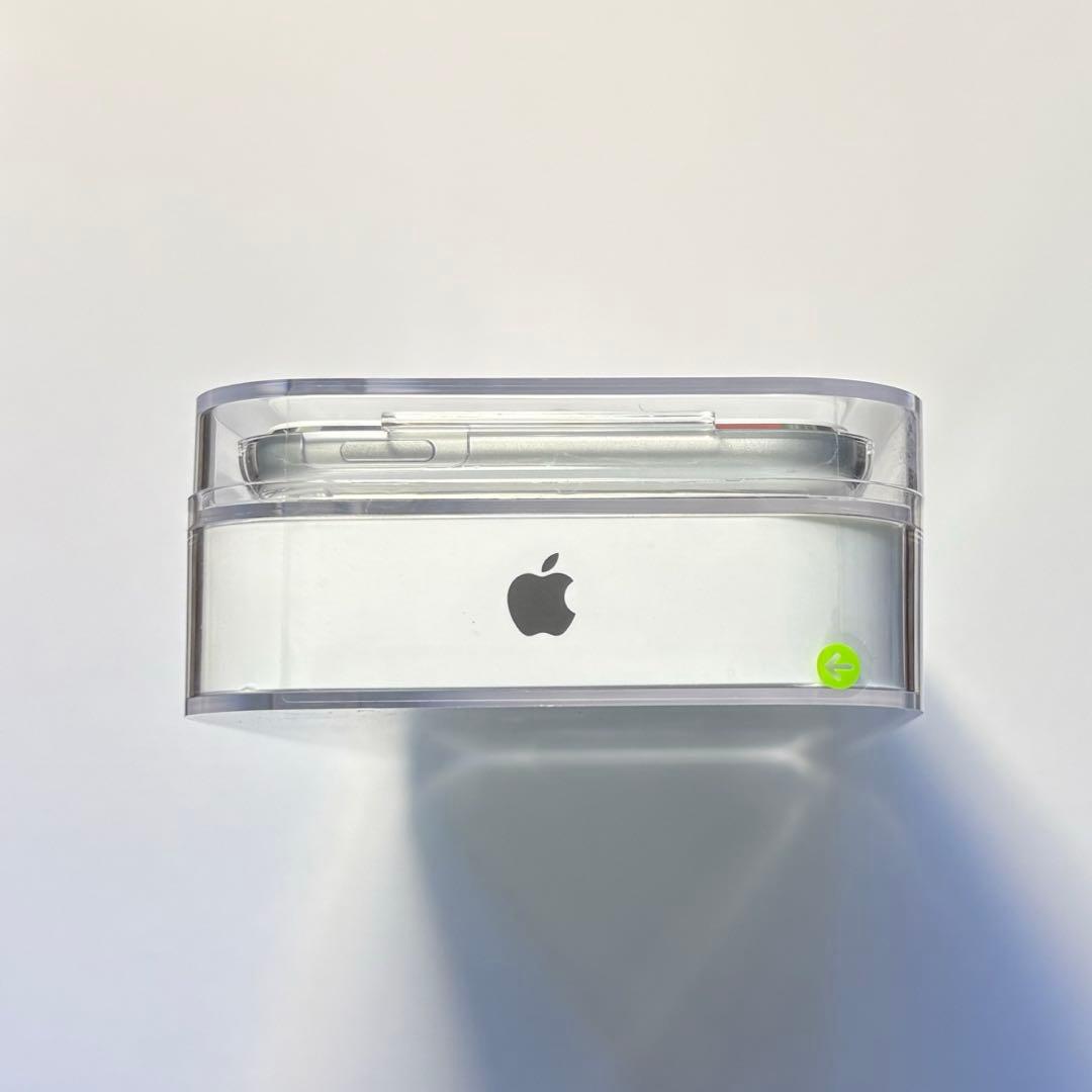 【新品 未開封】 第7世代 32GB Apple iPod touch シルバー