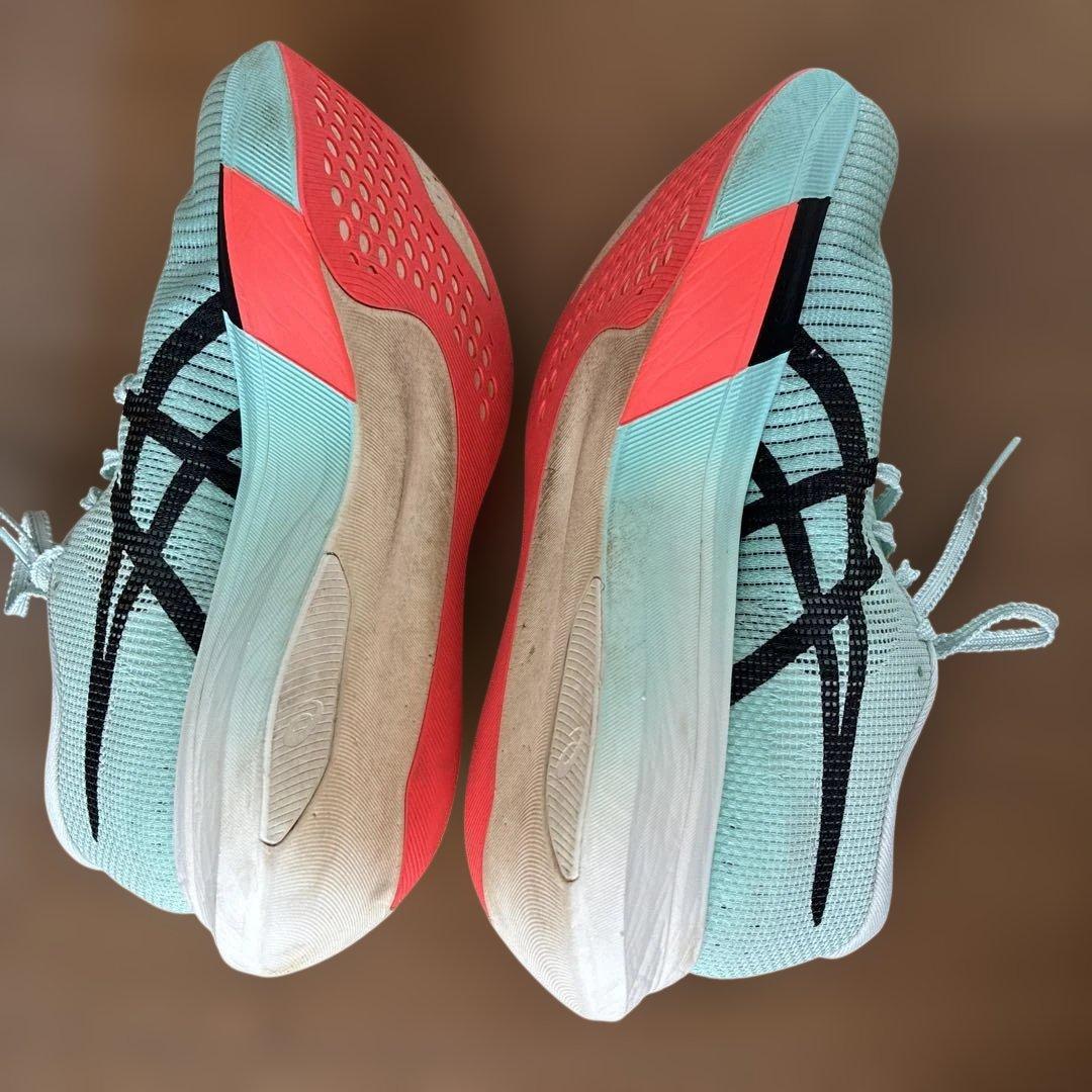 ASICS メタスピードスカイパリ　25.5cm