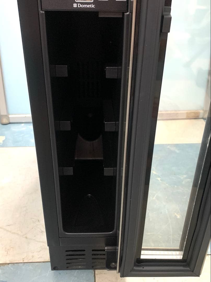 Dometic ワインセラー ST7 （右開き）スリムタワー ワインキャビネット