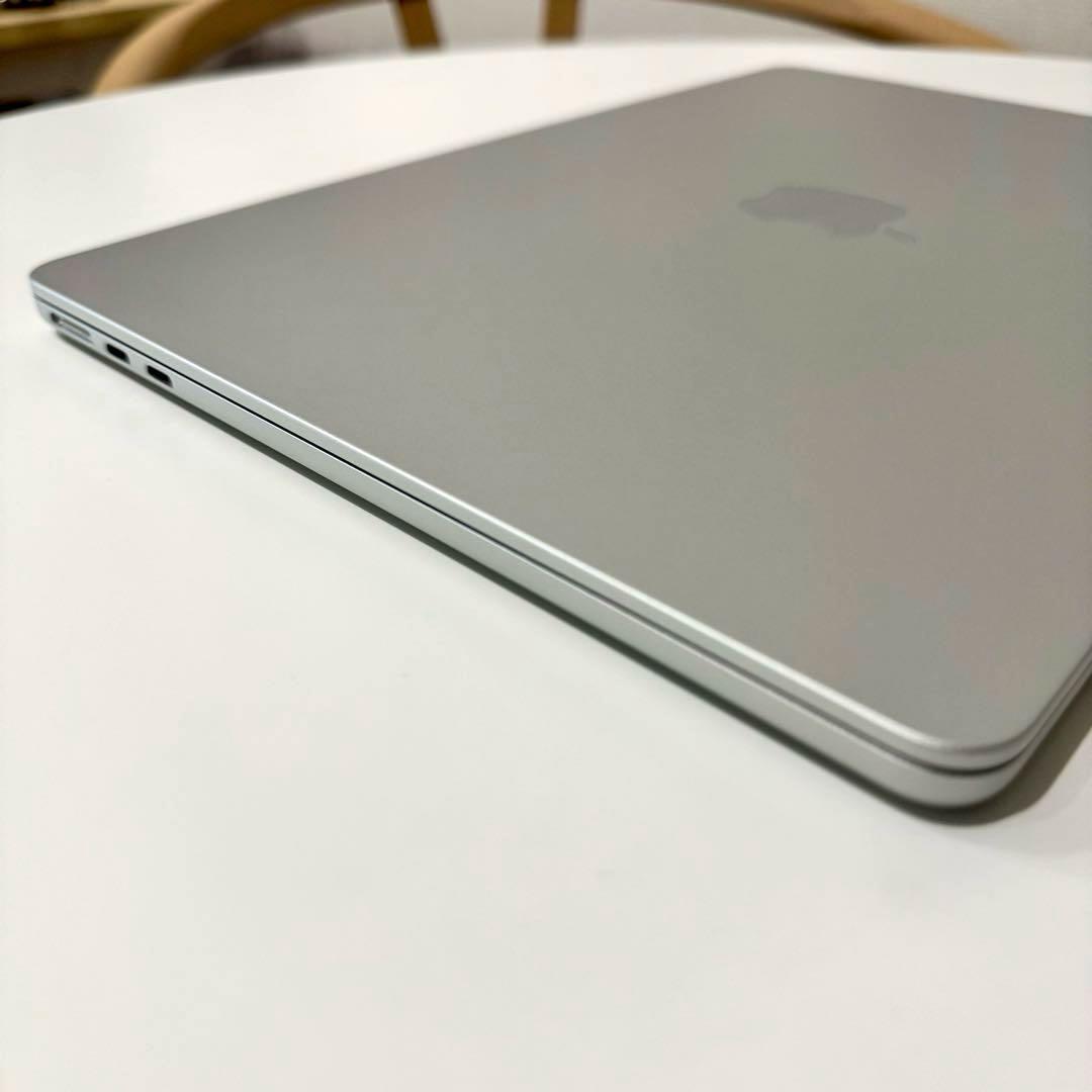 極美品 MacBook Air M3 13インチ 8GB/256GB シルバー
