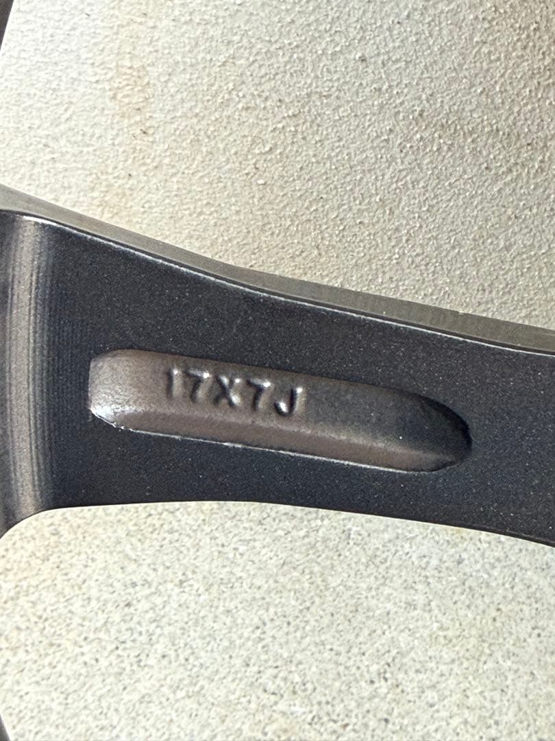 スタッドレスとホイールセット⭐︎美品⭐︎DUNLOP 215/50R17