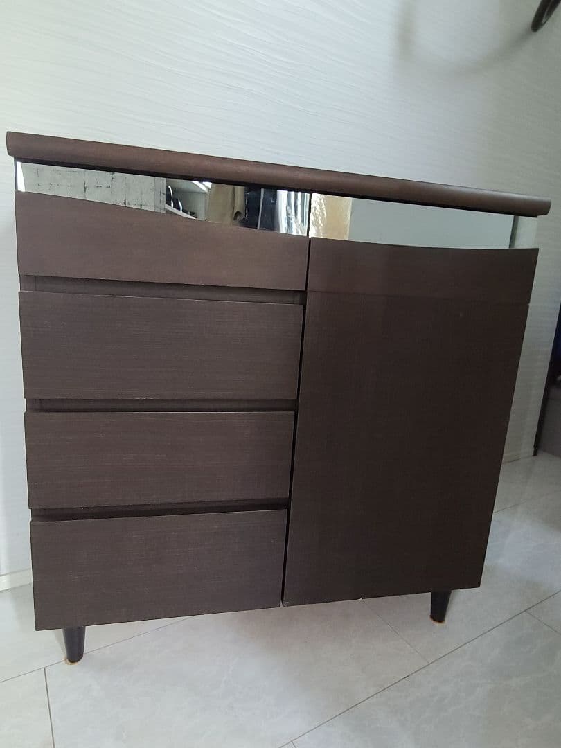 ミラーつきキャビネット&サイドボード