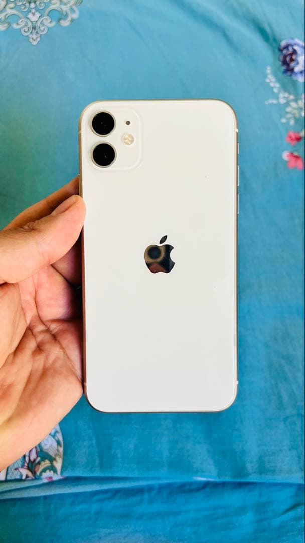 Apple iPhone 11 ホワイト 本体SIMロックなし
