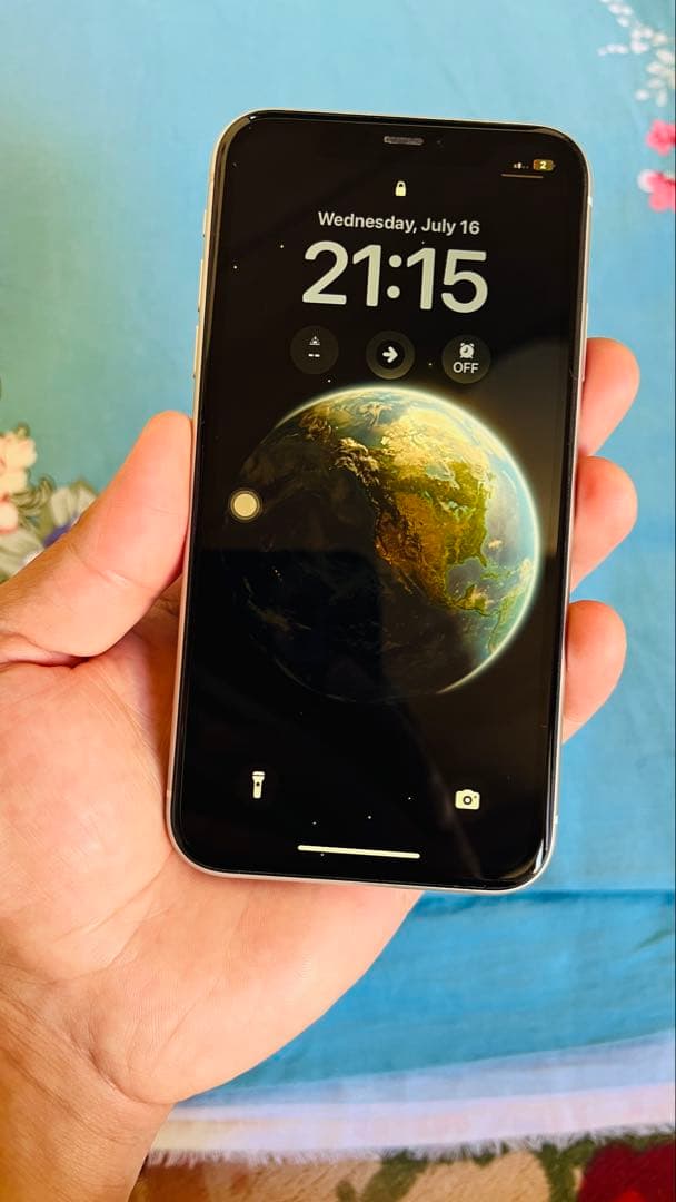 Apple iPhone 11 ホワイト 本体SIMロックなし