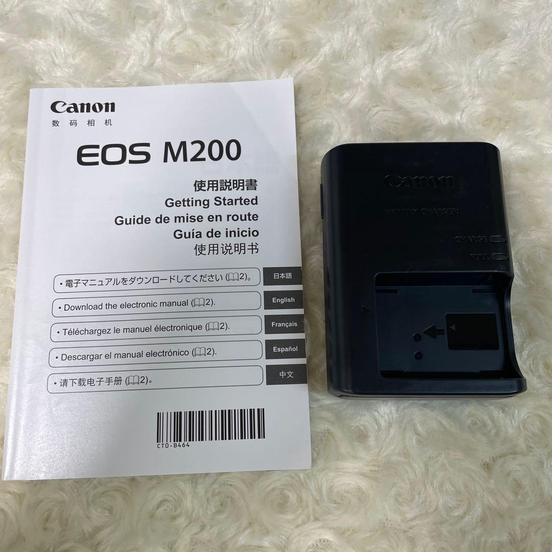 Canon EOS M200 ミラーレス一眼カメラ　美品