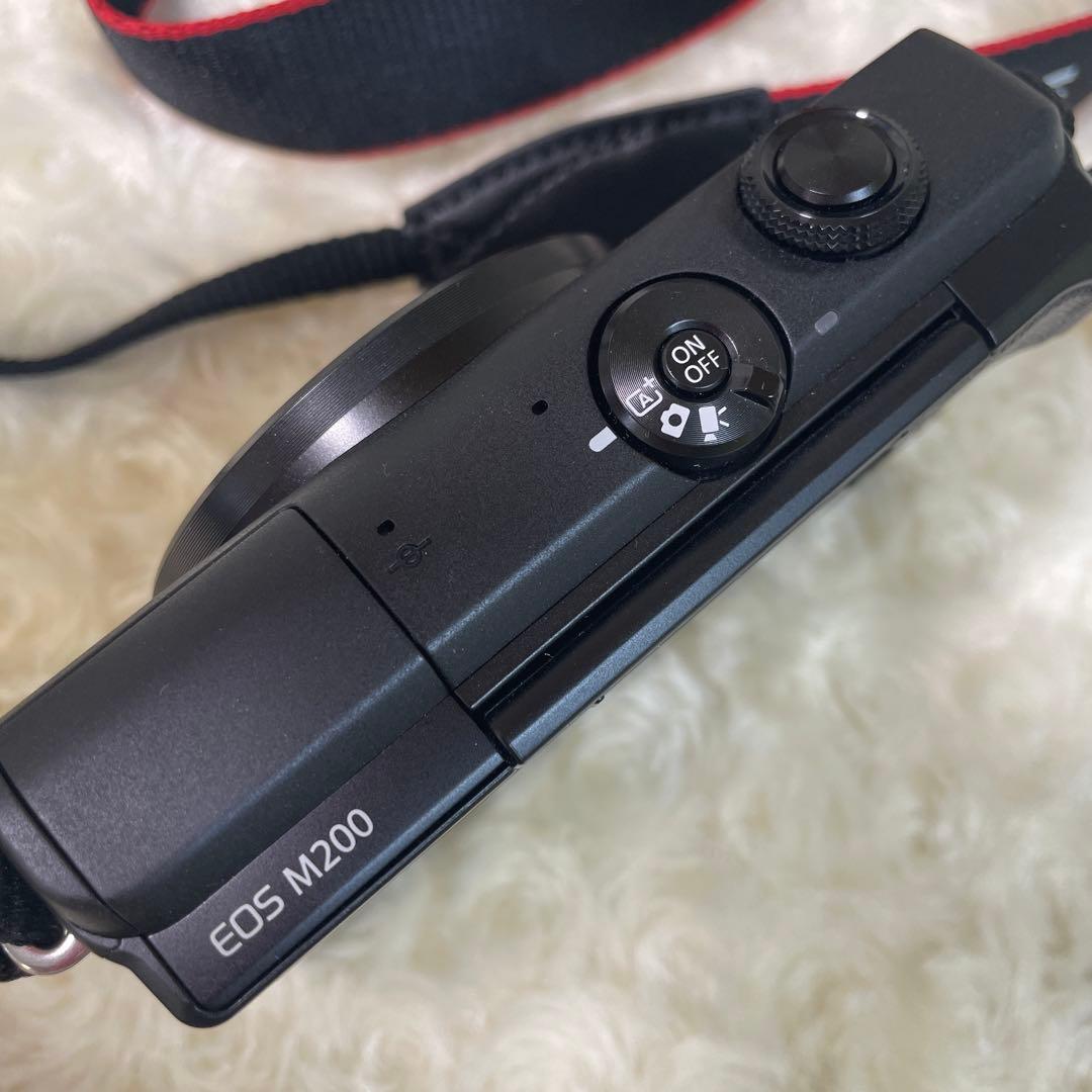 Canon EOS M200 ミラーレス一眼カメラ　美品