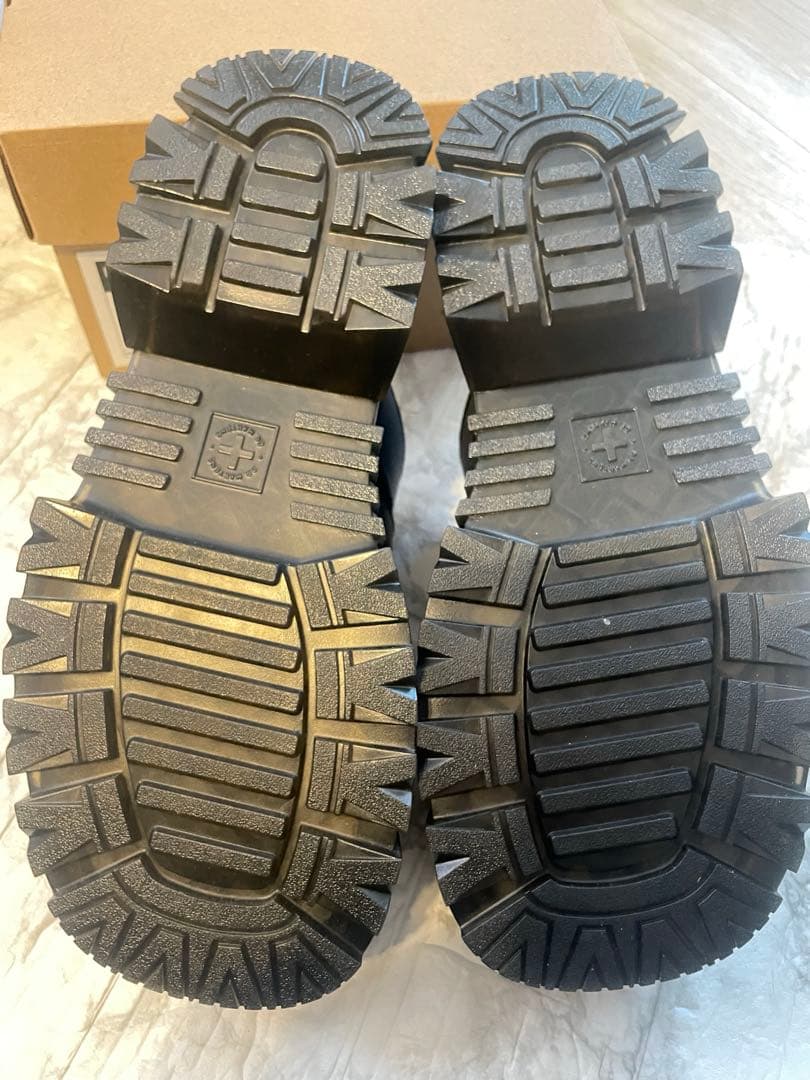 Dr. Martens MATTISON スライドサンダル