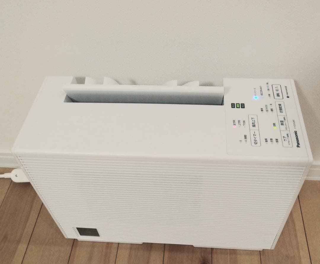 Panasonic ナノイーX 衣類乾燥 除湿機 F-YZVXJ60-W