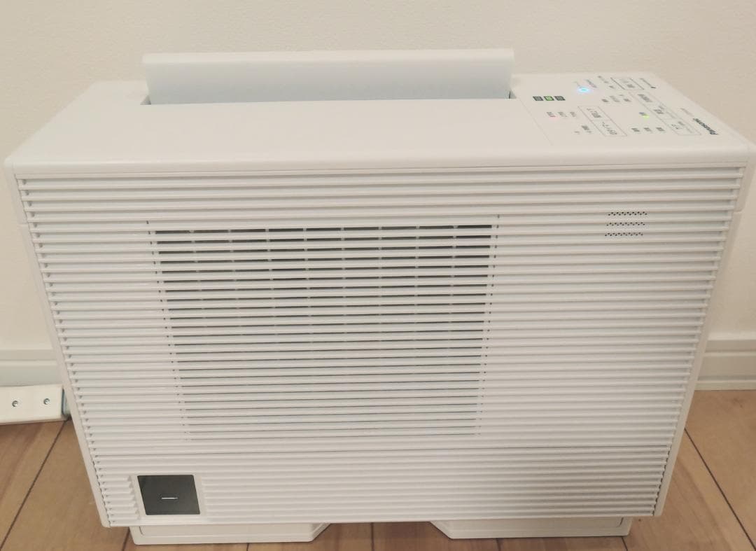 Panasonic ナノイーX 衣類乾燥 除湿機 F-YZVXJ60-W