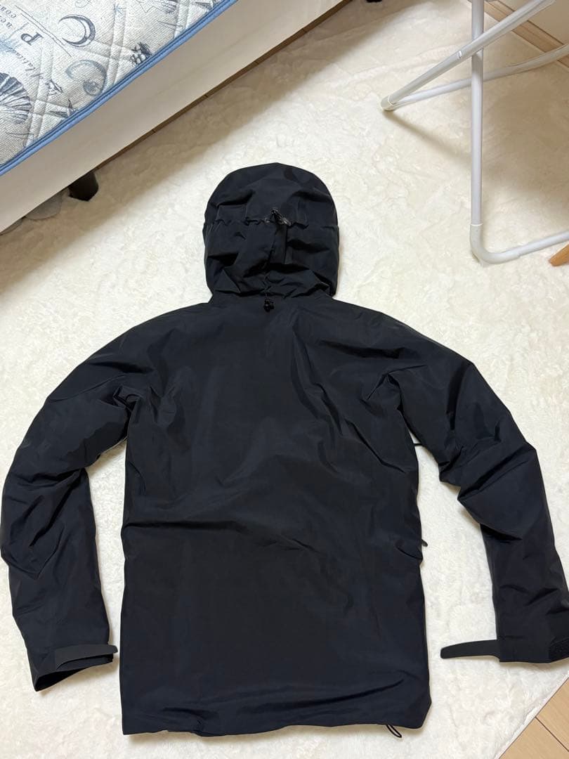 アークテリクス　ベータインサレーテッドジャケット