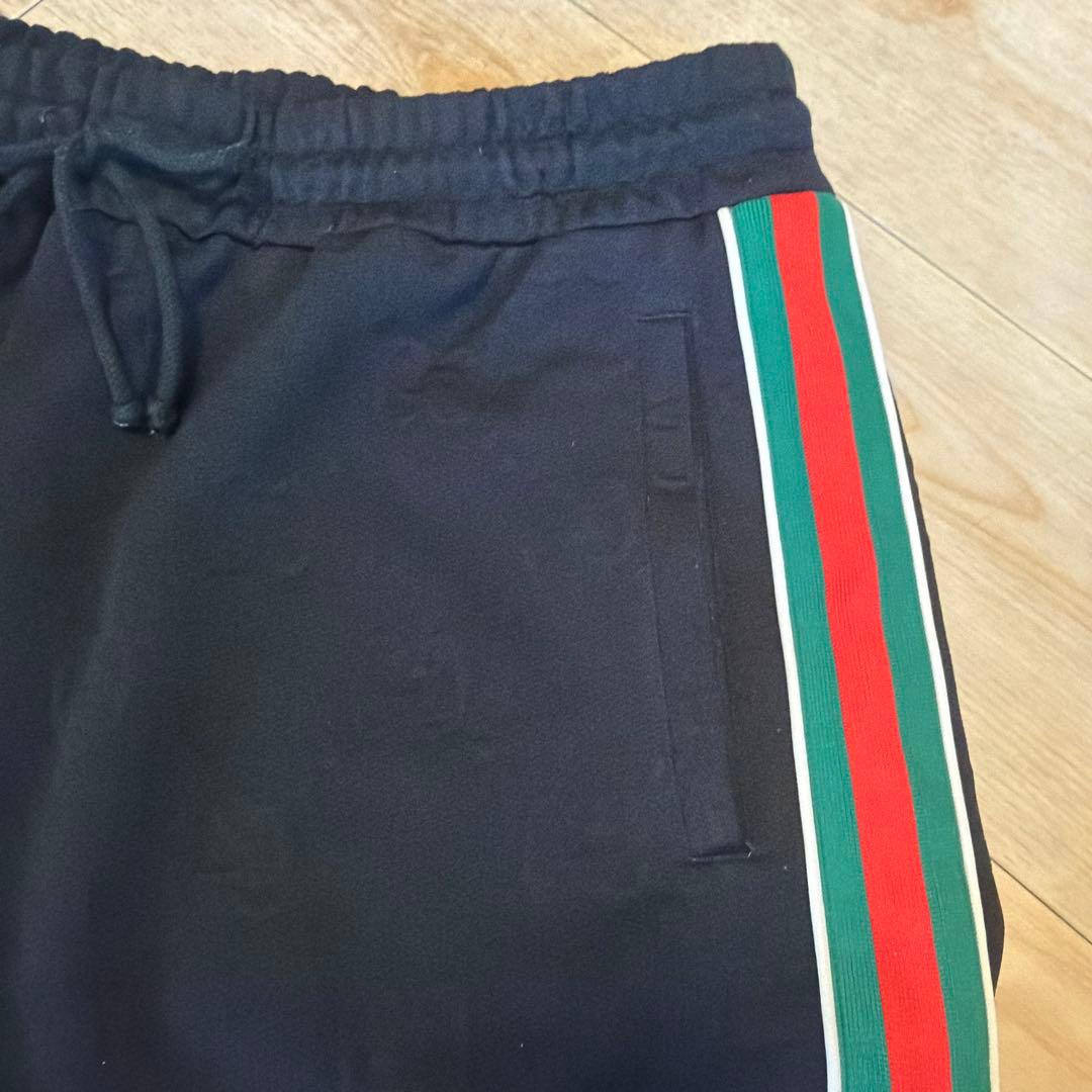グッチ　黒サイドライン入り　ショートパンツ　メンズ　XXL
