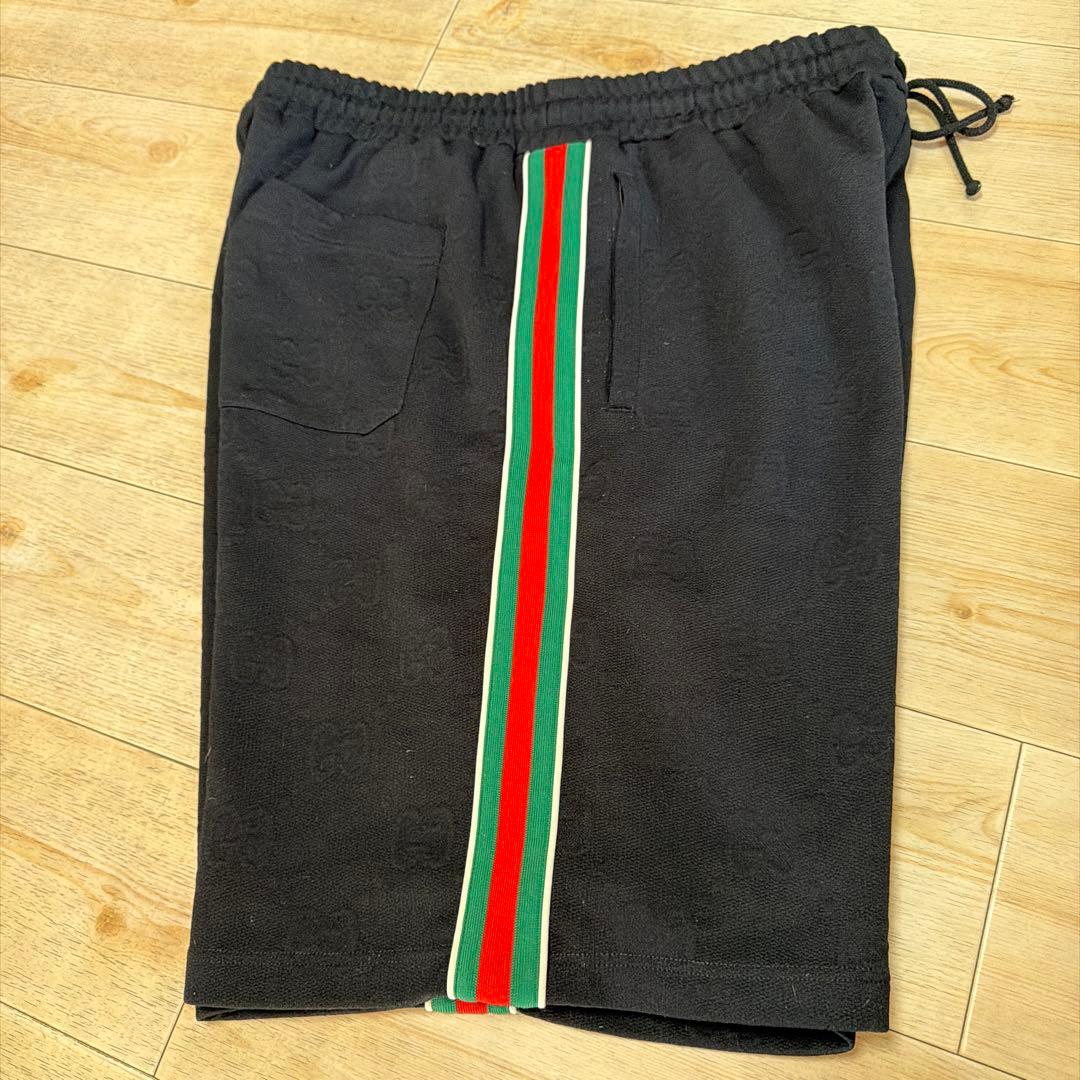 グッチ　黒サイドライン入り　ショートパンツ　メンズ　XXL
