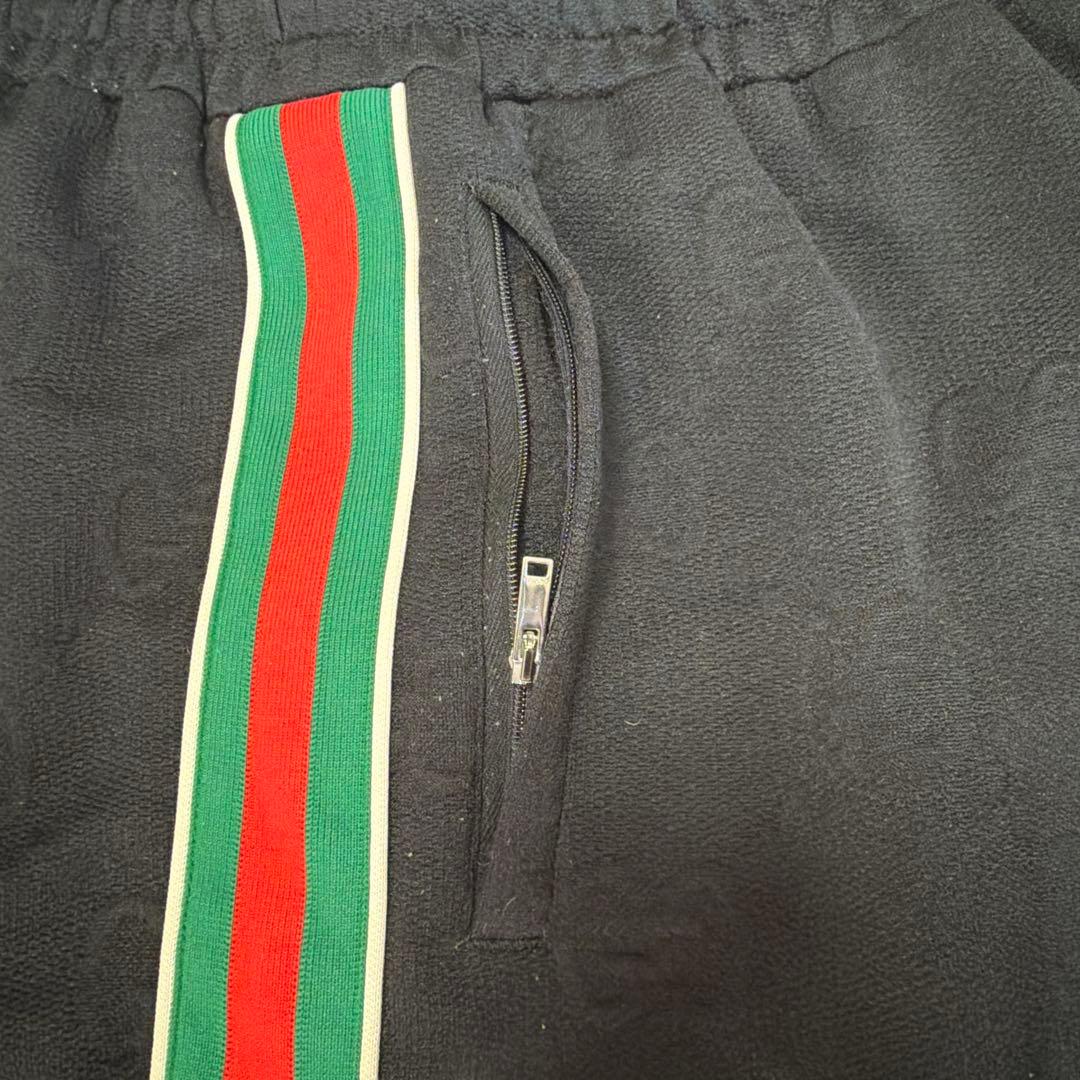 グッチ　黒サイドライン入り　ショートパンツ　メンズ　XXL