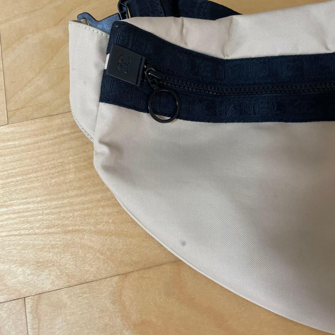 CHANEL ボディバッグ ベージュ・ネイビー