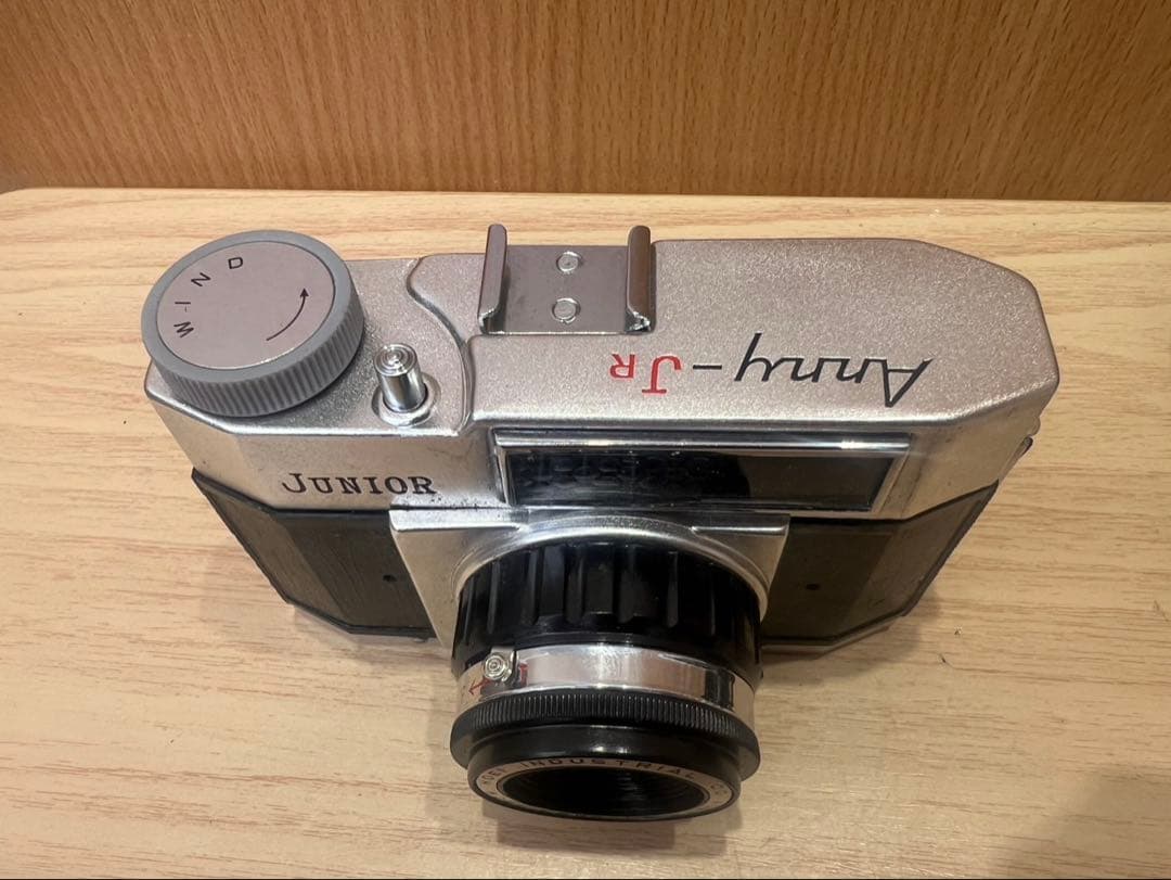 豊栄産業（HOEI INDUSTRIAL CO.）製のフィルムカメラ