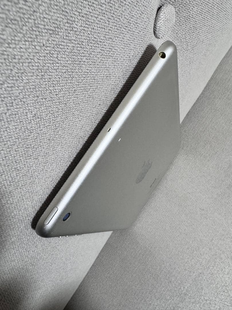 Apple iPad mini 2 64GB Wi-Fiモデル シルバー