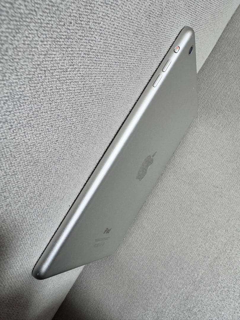Apple iPad mini 2 64GB Wi-Fiモデル シルバー