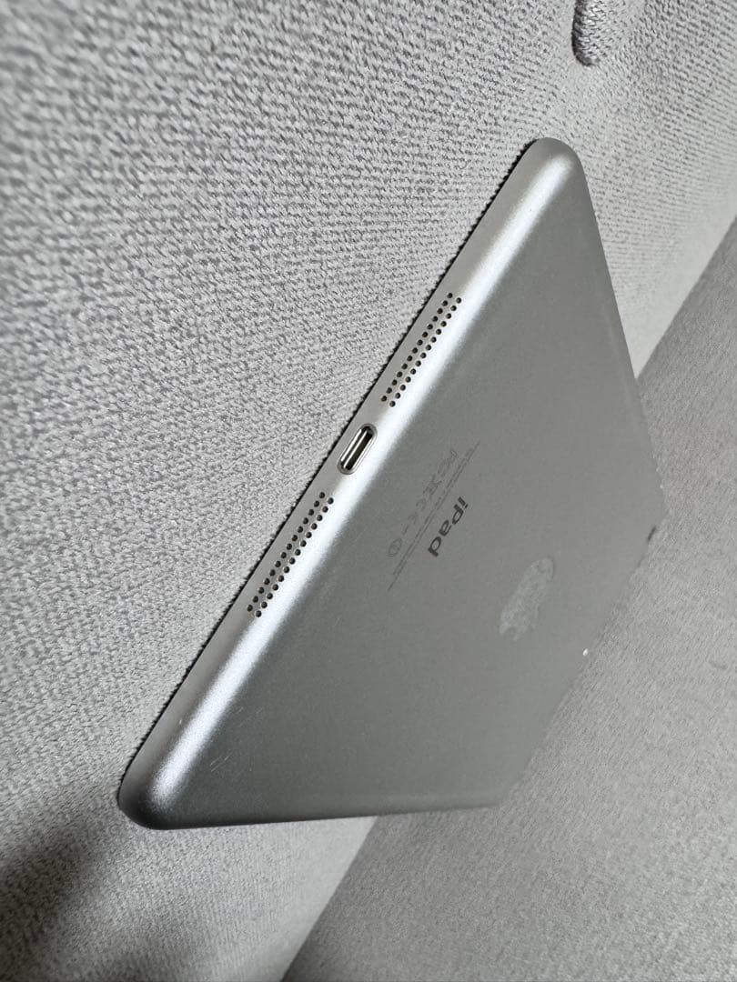 Apple iPad mini 2 64GB Wi-Fiモデル シルバー