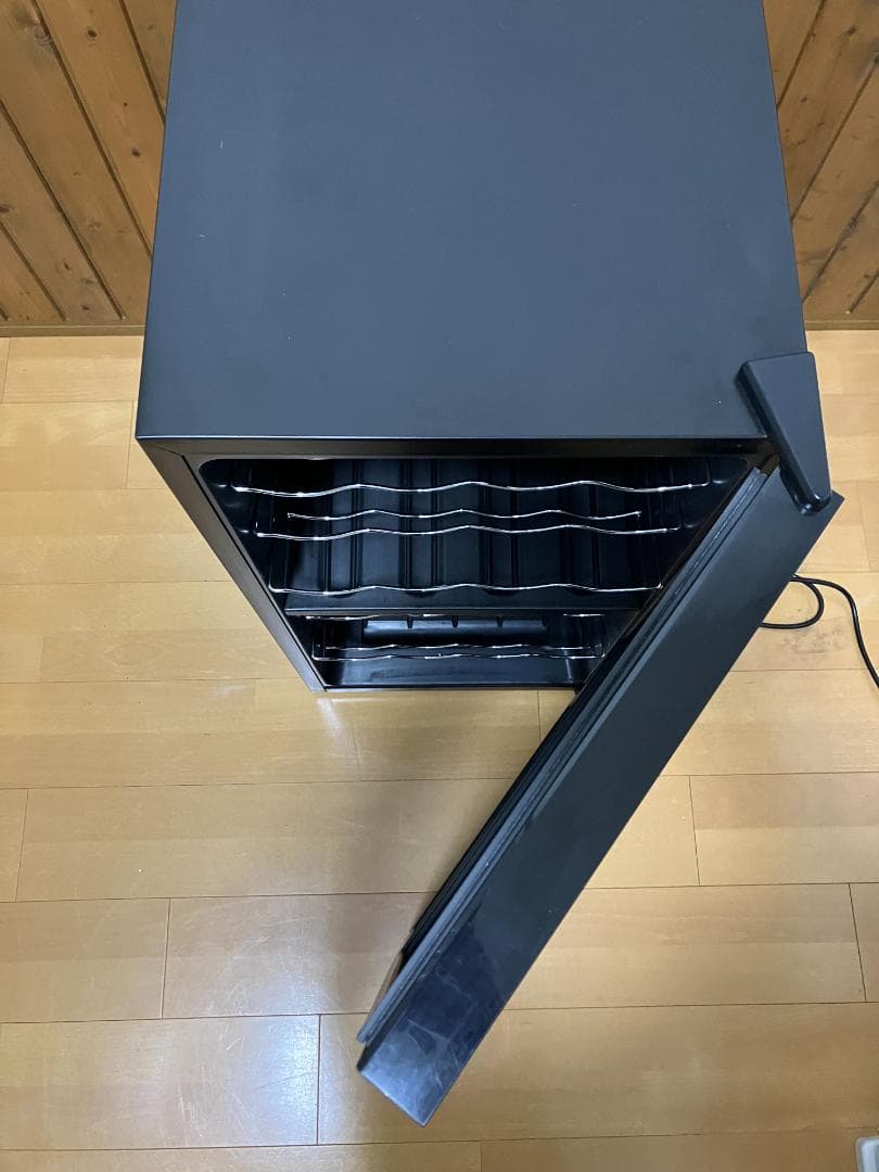 【中古美品(凹み有)】ottostyle.jp ワインセラー(最大32本収納)