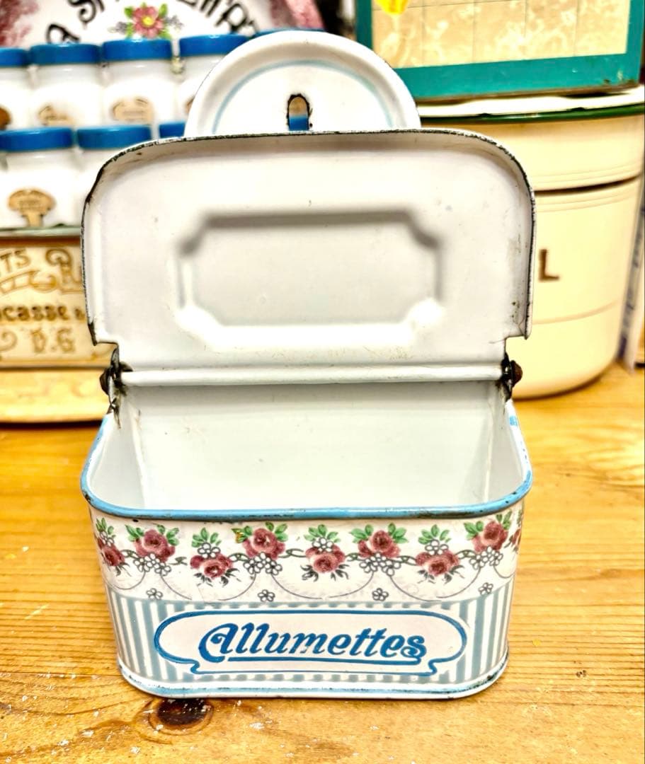 ◆大人気レア◆美品アンティークホーローBB社 アリュメット缶♡ローズガーランド