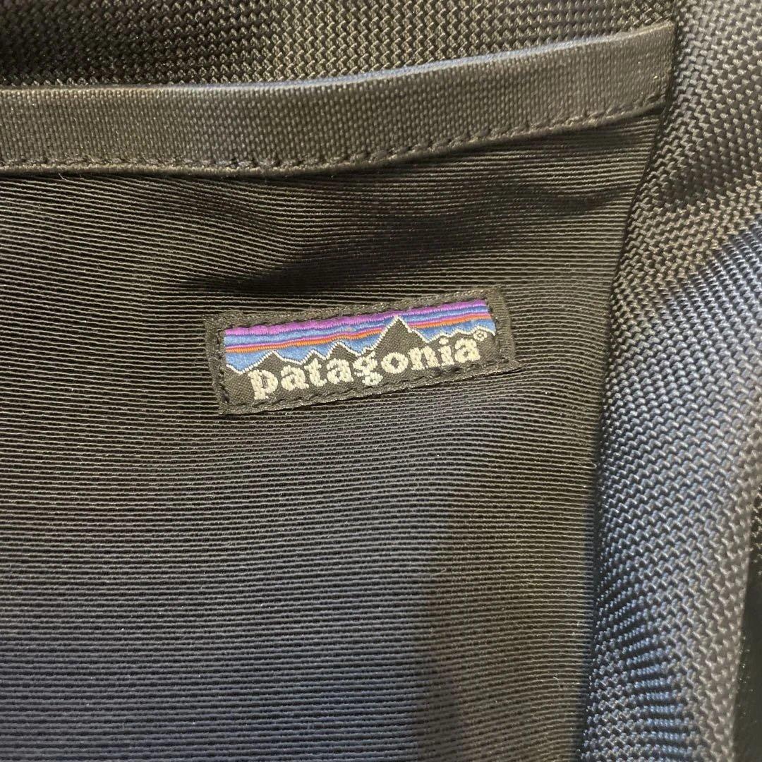 Patagonia アトムスリングブラック ショルダーバッグ