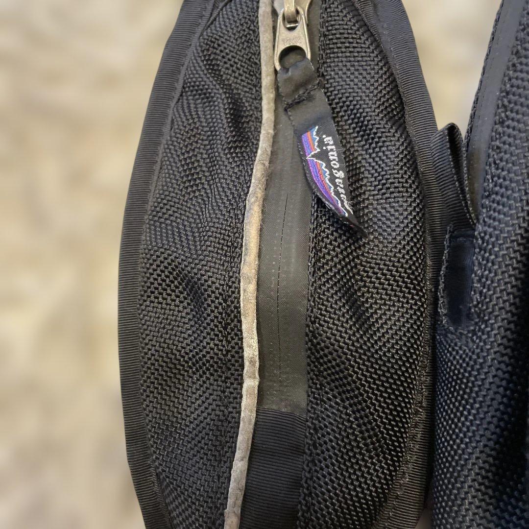 Patagonia アトムスリングブラック ショルダーバッグ