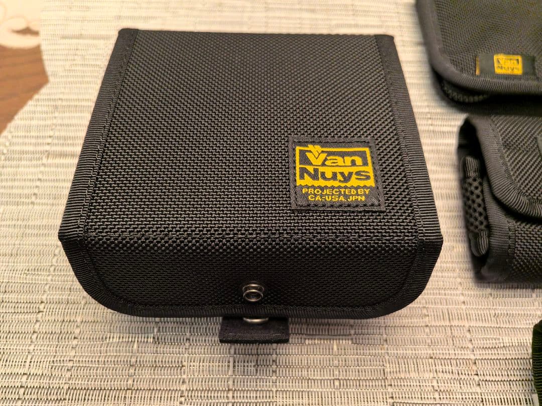 バンナイズ　多種サイズのイヤフォンケース　6点セット売り