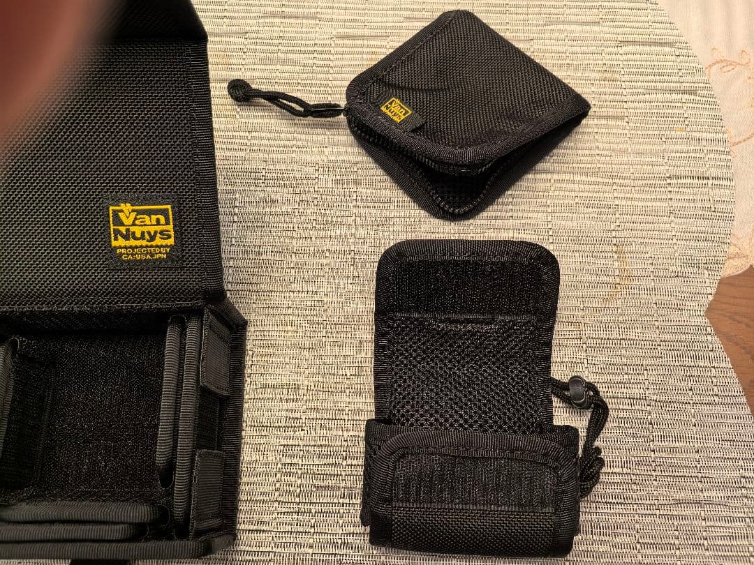 バンナイズ　多種サイズのイヤフォンケース　6点セット売り