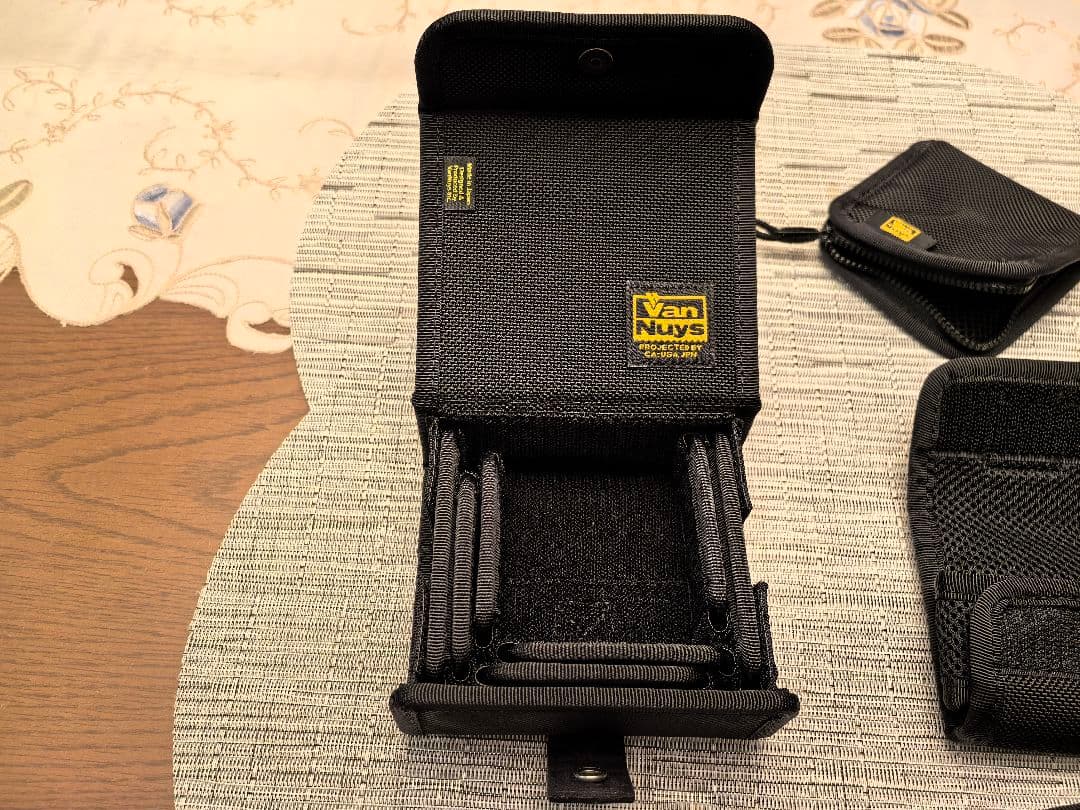 バンナイズ　多種サイズのイヤフォンケース　6点セット売り