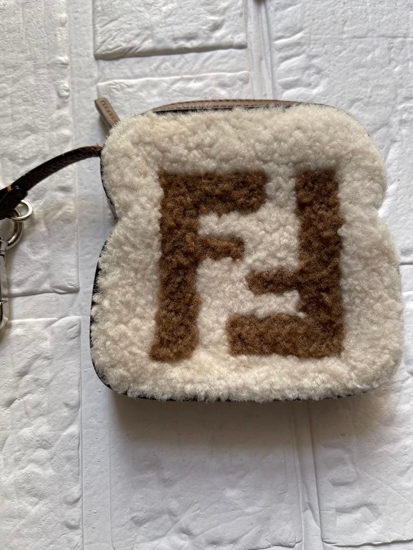 FENDI ❤️食パンモチーフ ❤️チャーム❤️ポーチ