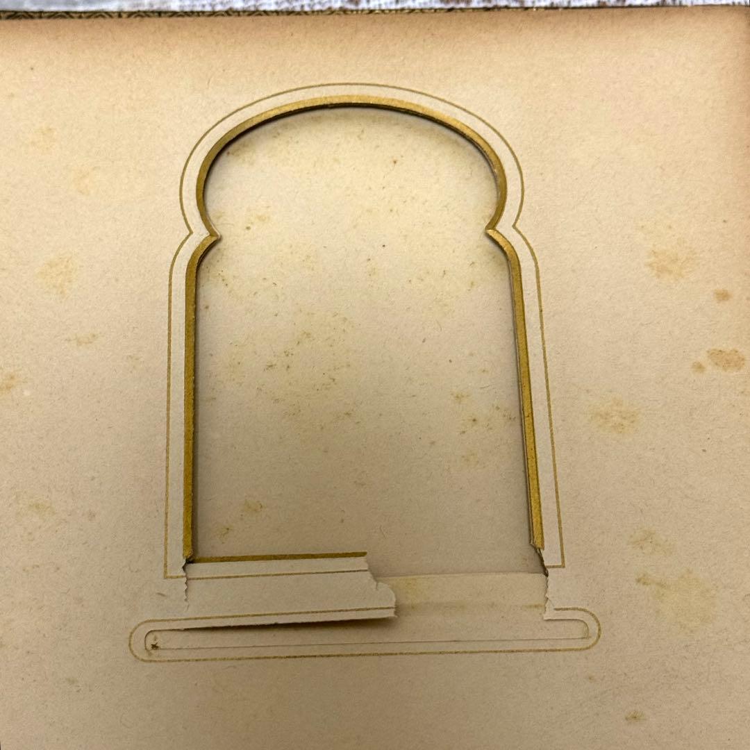 イギリスアンティーク　レザー張り　アルバム　留め具あり