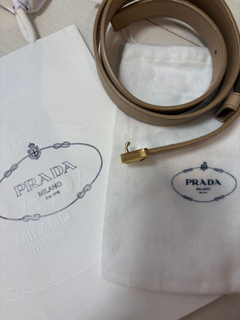 魔男の宅急便ページ PRADA サフィアーノレザー ベルト