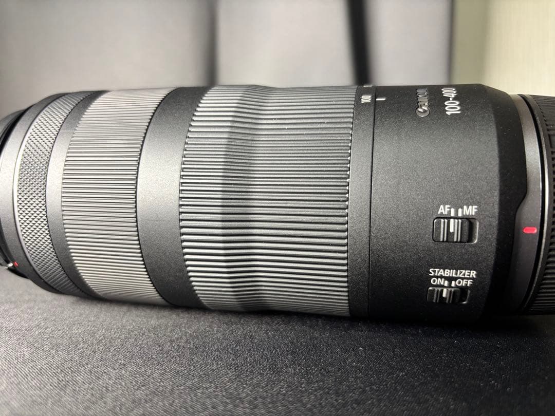 Canon RF 100-400mm F5.6-8 IS USM レンズフード付