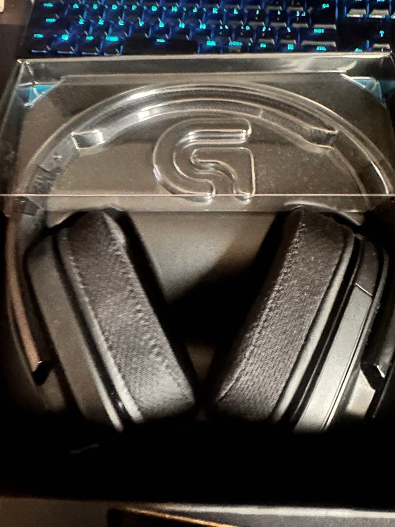 ヘッドホン Logicool g933