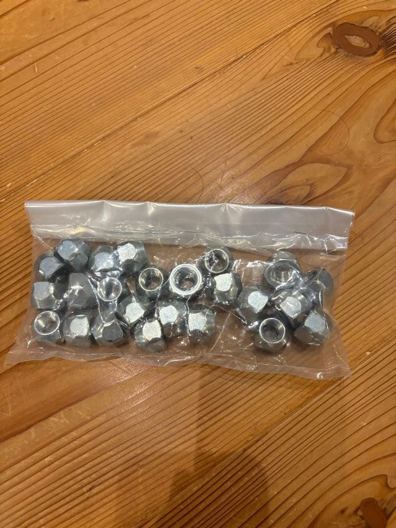 【新車外し】ハイエース　ダークプライムＳ　純正タイヤ＆ホイール４本セット