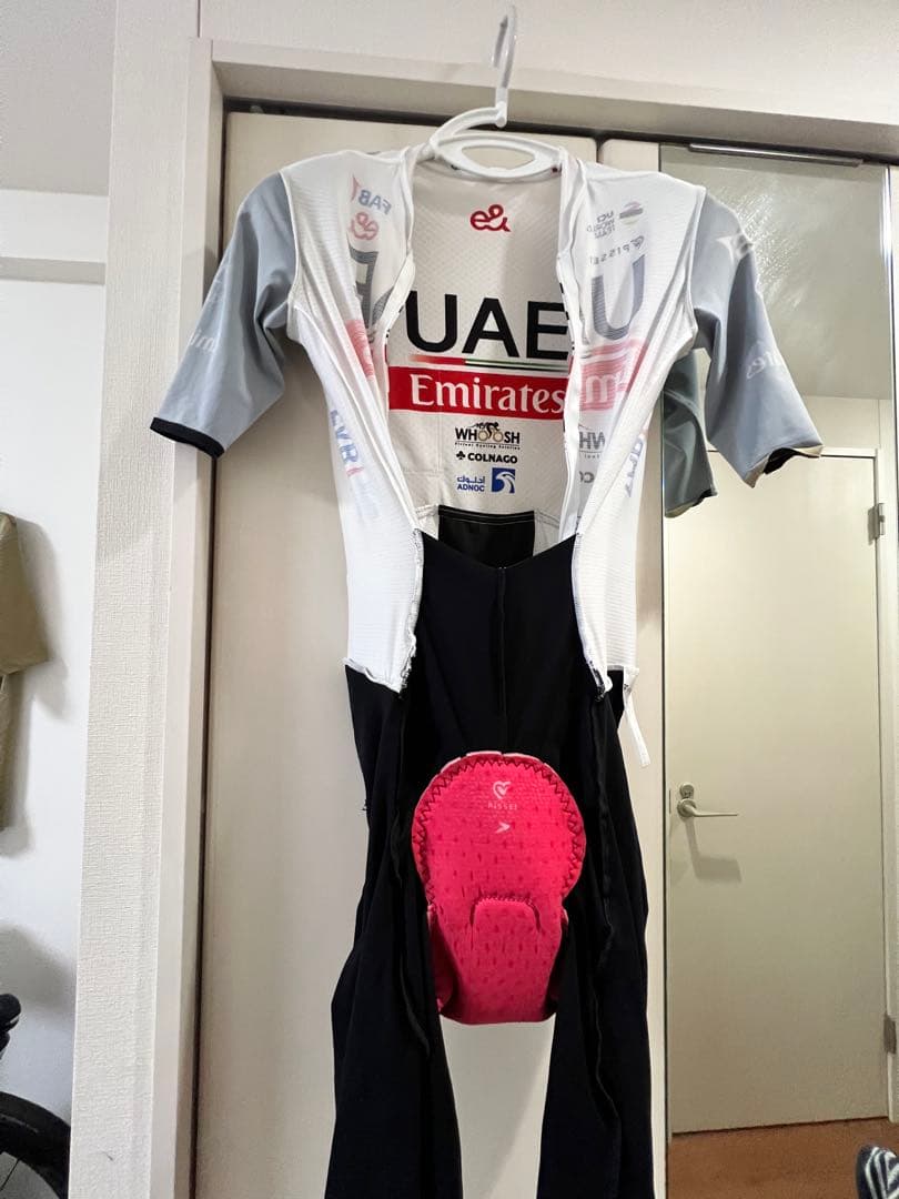 選手支給品 UAEチームエミレーツ ロードスーツ プロチーム コルナゴ