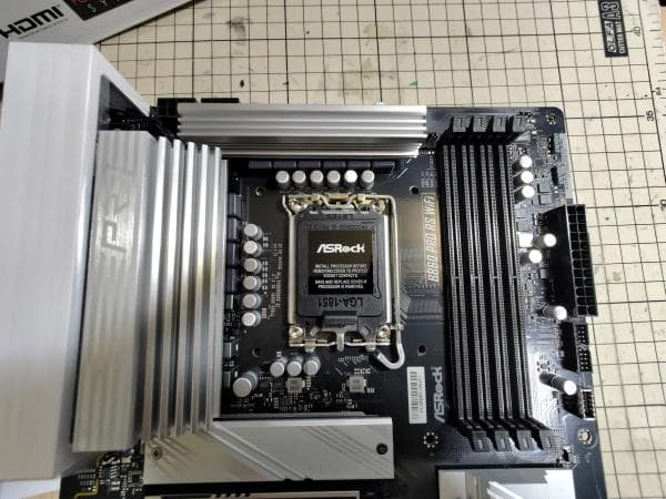 ASRock B860 PRO RS WiFi マザーボード動作確認済み 中古