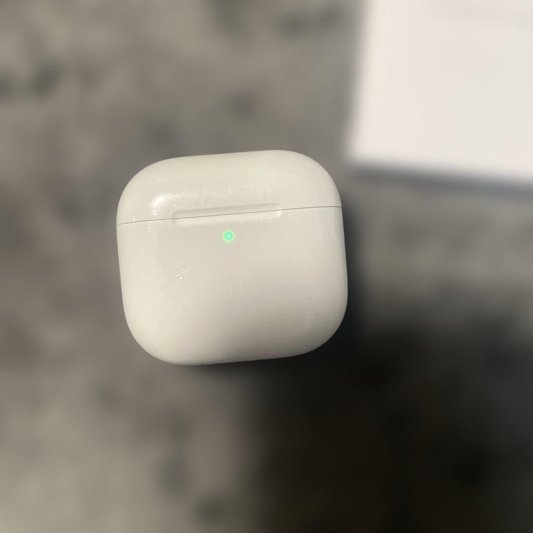 Apple AirPods 4 アクティブノイズキャンセリング
