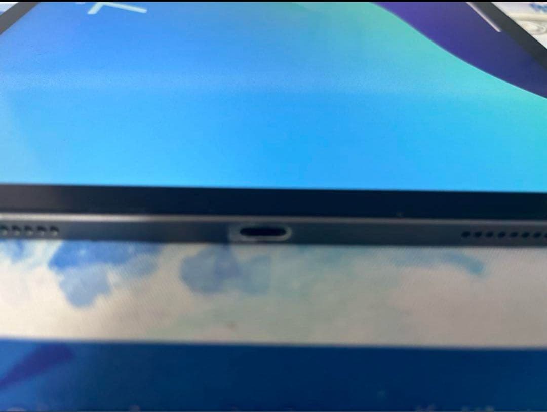 iPad Pro 第2世代 11インチ + キーボード + ペン + ケース付き