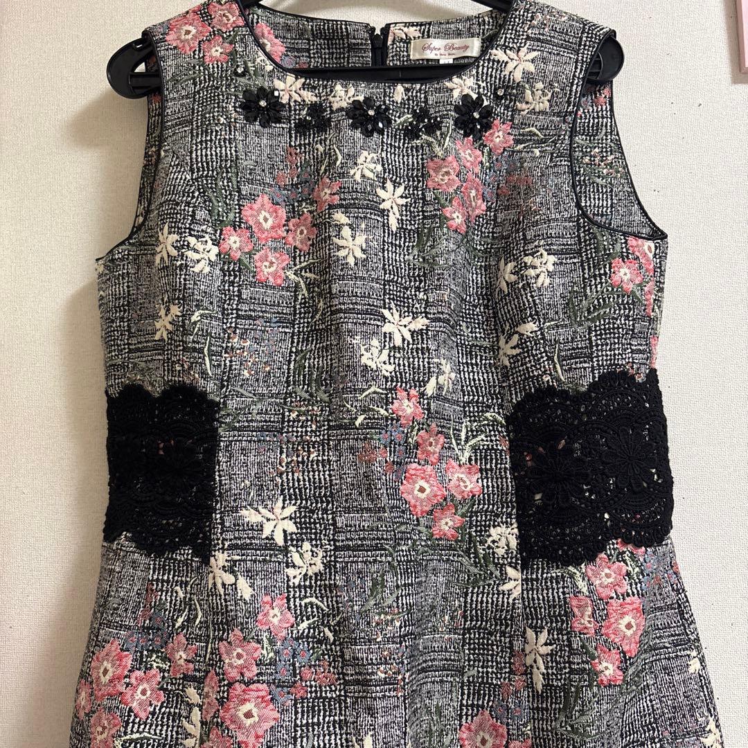 スーパービューティー44⭐︎黒xピンクノースリーブ花柄ワンピース